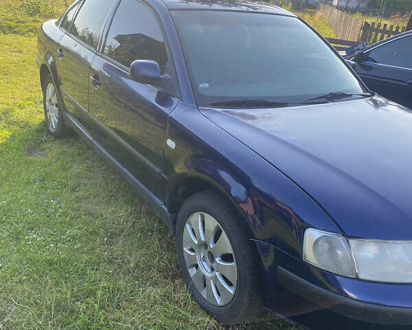 Синий Фольксваген Пассат, объемом двигателя 1.9 л и пробегом 350 тыс. км за 1900 $, фото 1 на Automoto.ua