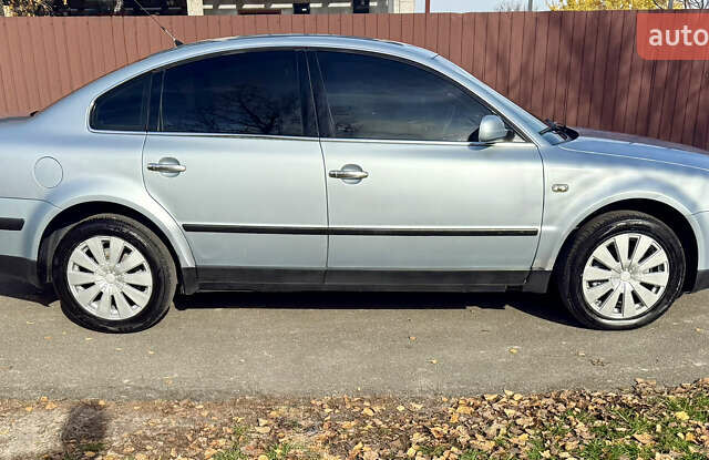 Синий Фольксваген Пассат, объемом двигателя 1.78 л и пробегом 243 тыс. км за 4200 $, фото 5 на Automoto.ua