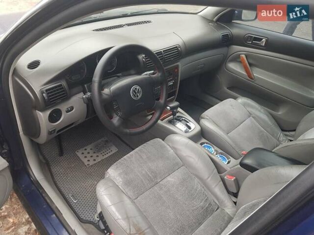 Синий Фольксваген Пассат, объемом двигателя 1.78 л и пробегом 309 тыс. км за 2950 $, фото 8 на Automoto.ua
