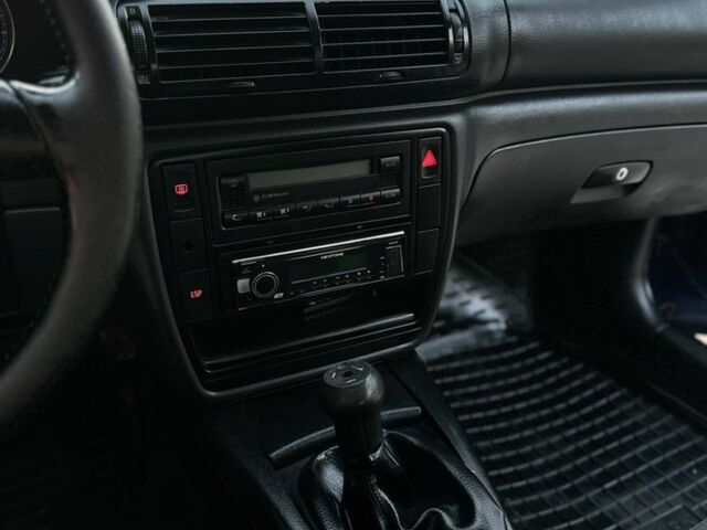 Синий Фольксваген Пассат, объемом двигателя 1.9 л и пробегом 370 тыс. км за 3200 $, фото 6 на Automoto.ua