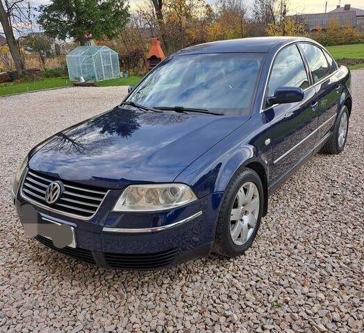 Синий Фольксваген Пассат, объемом двигателя 2.8 л и пробегом 322 тыс. км за 2050 $, фото 3 на Automoto.ua