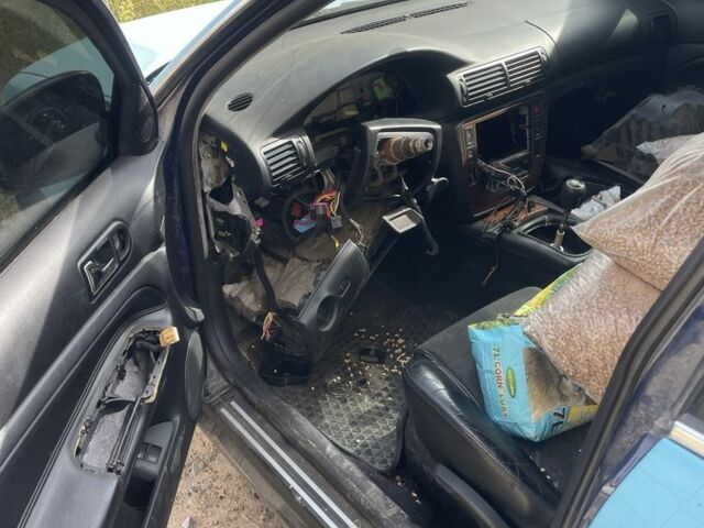 Синій Фольксваген Пассат, об'ємом двигуна 1.8 л та пробігом 100 тис. км за 1500 $, фото 4 на Automoto.ua