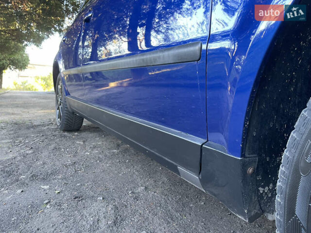 Фольксваген Пассат 2001 у Дубно на Automoto.ua Синій Фольксваген Пассат, об'ємом двигуна 1.6 л та пробігом 197 тис. км за 4600 $, фото 13 на Automoto.ua