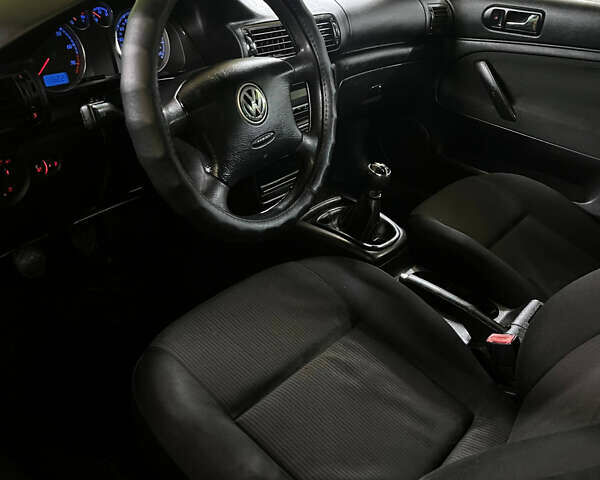 Синий Фольксваген Пассат, объемом двигателя 1.6 л и пробегом 309 тыс. км за 4100 $, фото 37 на Automoto.ua