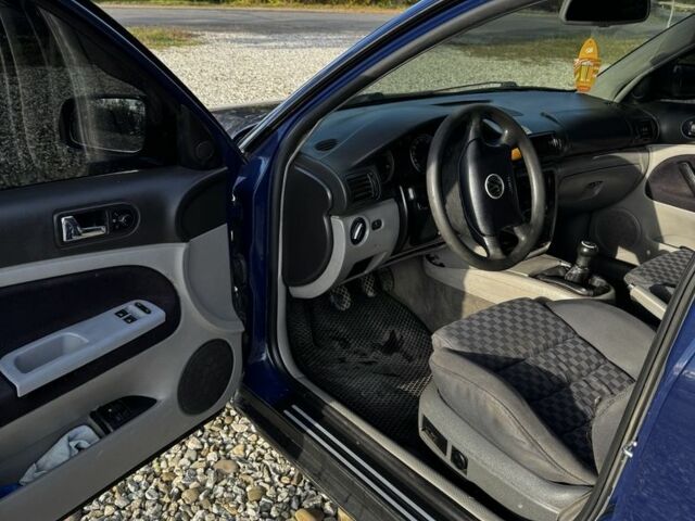 Синий Фольксваген Пассат, объемом двигателя 1.9 л и пробегом 320 тыс. км за 3450 $, фото 9 на Automoto.ua