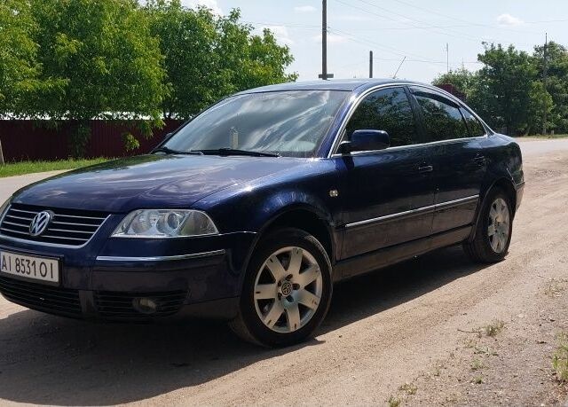 Синій Фольксваген Пассат, об'ємом двигуна 2.3 л та пробігом 250 тис. км за 5000 $, фото 1 на Automoto.ua