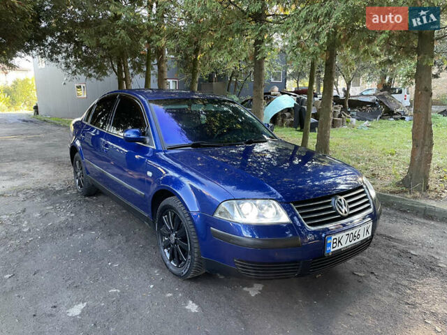 Фольксваген Пассат 2001 у Дубно на Automoto.ua Синій Фольксваген Пассат, об'ємом двигуна 1.6 л та пробігом 197 тис. км за 4600 $, фото 1 на Automoto.ua