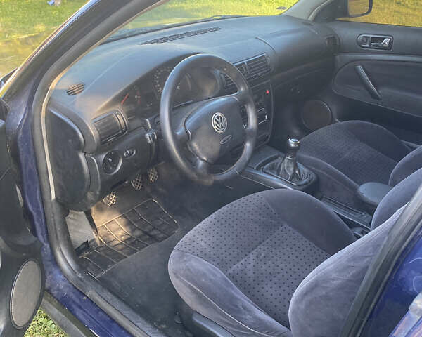 Синий Фольксваген Пассат, объемом двигателя 1.9 л и пробегом 350 тыс. км за 1900 $, фото 6 на Automoto.ua