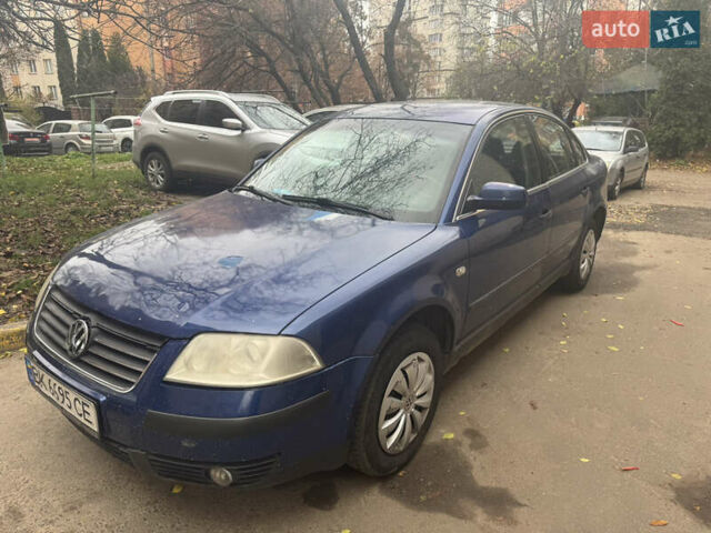 Синий Фольксваген Пассат, объемом двигателя 1.9 л и пробегом 350 тыс. км за 2799 $, фото 1 на Automoto.ua