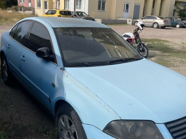 Синій Фольксваген Пассат, об'ємом двигуна 1.8 л та пробігом 100 тис. км за 1500 $, фото 1 на Automoto.ua