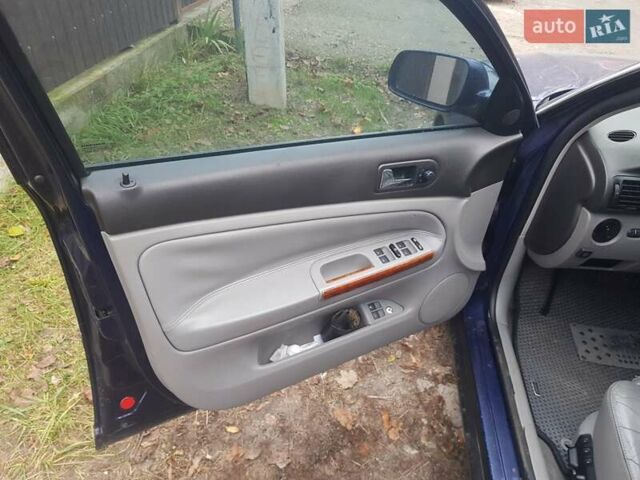 Синий Фольксваген Пассат, объемом двигателя 1.78 л и пробегом 309 тыс. км за 2950 $, фото 9 на Automoto.ua