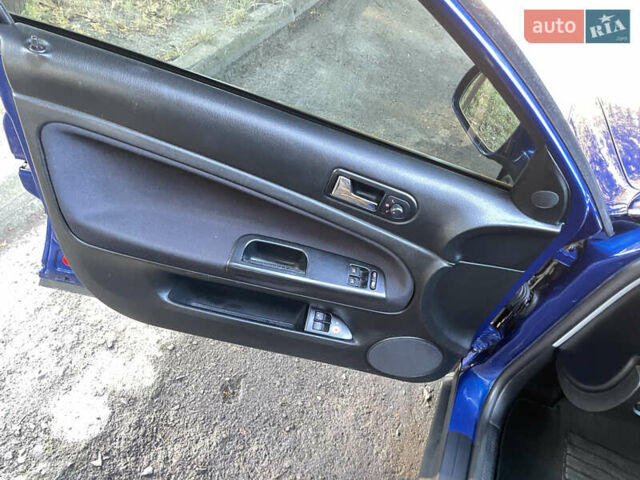 Фольксваген Пассат 2001 у Дубно на Automoto.ua Синій Фольксваген Пассат, об'ємом двигуна 1.6 л та пробігом 197 тис. км за 4600 $, фото 19 на Automoto.ua