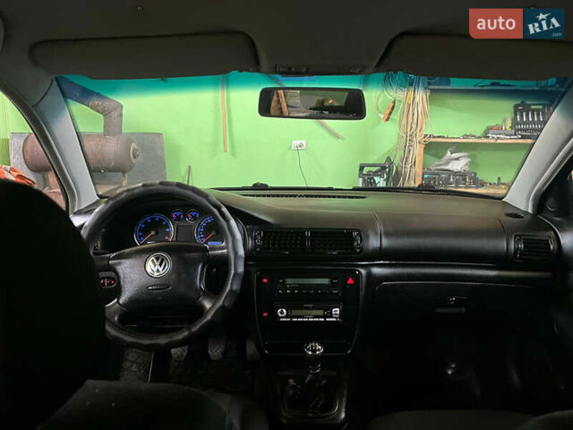 Синий Фольксваген Пассат, объемом двигателя 1.6 л и пробегом 309 тыс. км за 4100 $, фото 38 на Automoto.ua