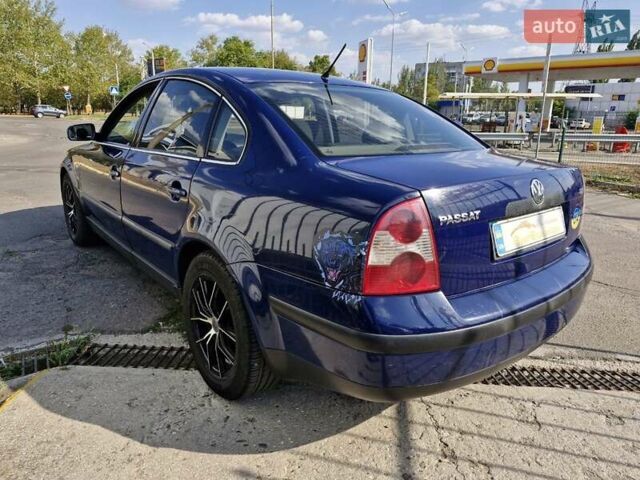 Синий Фольксваген Пассат, объемом двигателя 2 л и пробегом 291 тыс. км за 4199 $, фото 3 на Automoto.ua