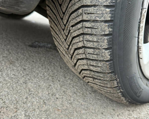 Синий Фольксваген Пассат, объемом двигателя 1.6 л и пробегом 309 тыс. км за 3850 $, фото 10 на Automoto.ua