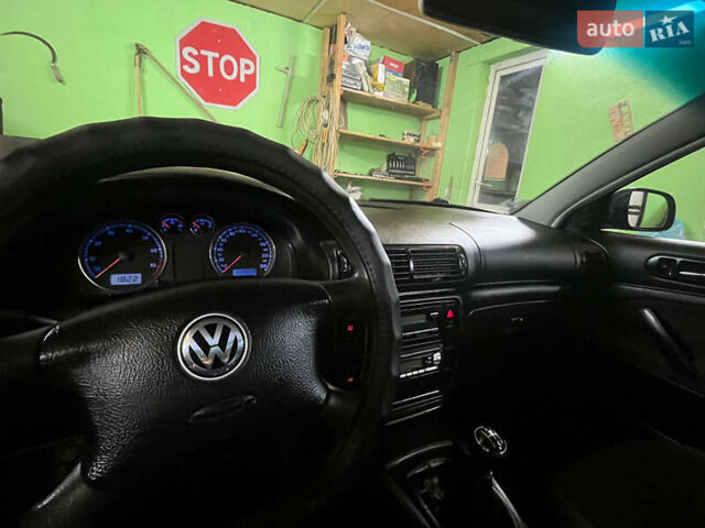 Синий Фольксваген Пассат, объемом двигателя 1.6 л и пробегом 309 тыс. км за 4100 $, фото 31 на Automoto.ua