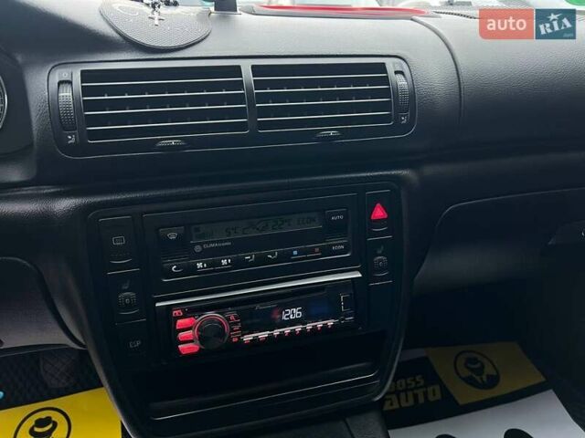 Синий Фольксваген Пассат, объемом двигателя 1.6 л и пробегом 198 тыс. км за 5000 $, фото 12 на Automoto.ua