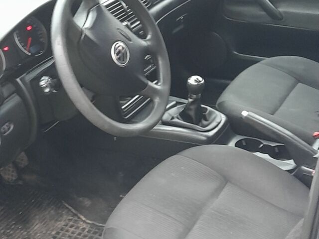 Синий Фольксваген Пассат, объемом двигателя 1.9 л и пробегом 400 тыс. км за 2000 $, фото 5 на Automoto.ua