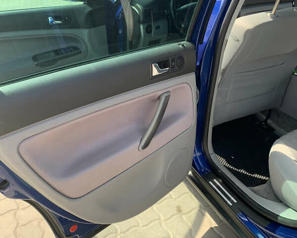 Синій Фольксваген Пассат, об'ємом двигуна 1.6 л та пробігом 252 тис. км за 5500 $, фото 17 на Automoto.ua