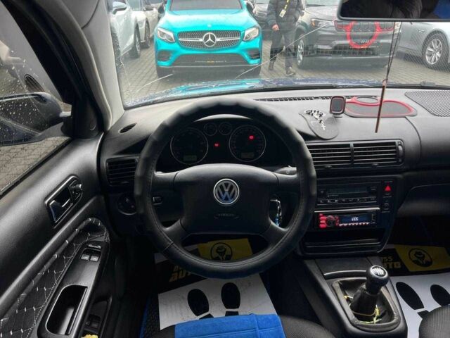 Синий Фольксваген Пассат, объемом двигателя 1.6 л и пробегом 198 тыс. км за 5000 $, фото 9 на Automoto.ua