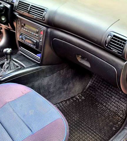 Синий Фольксваген Пассат, объемом двигателя 1.6 л и пробегом 262 тыс. км за 3800 $, фото 8 на Automoto.ua