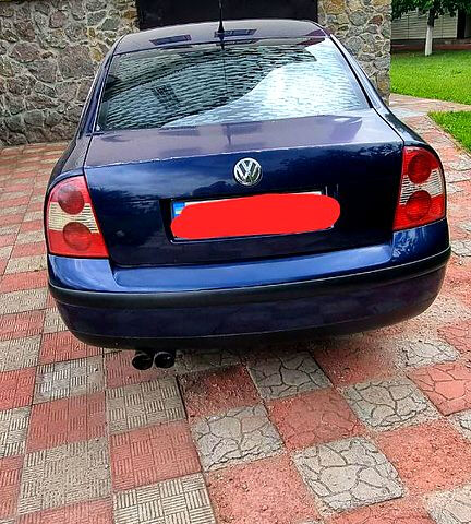 Синий Фольксваген Пассат, объемом двигателя 1.6 л и пробегом 262 тыс. км за 3800 $, фото 1 на Automoto.ua