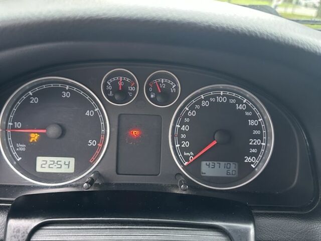 Синий Фольксваген Пассат, объемом двигателя 1.9 л и пробегом 437 тыс. км за 1950 $, фото 5 на Automoto.ua