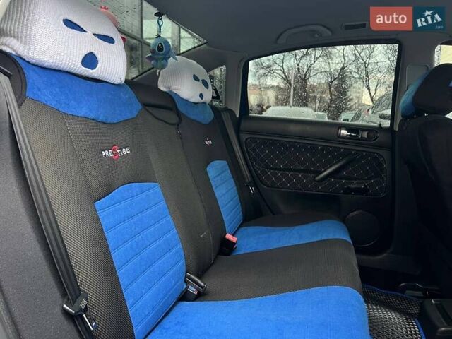 Синий Фольксваген Пассат, объемом двигателя 1.6 л и пробегом 198 тыс. км за 5000 $, фото 16 на Automoto.ua