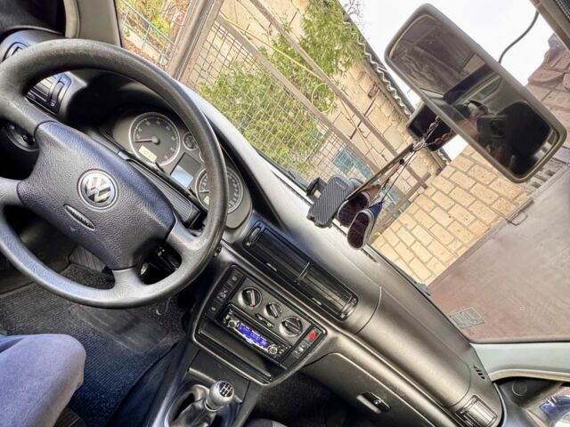 Синий Фольксваген Пассат, объемом двигателя 2 л и пробегом 266 тыс. км за 4410 $, фото 7 на Automoto.ua