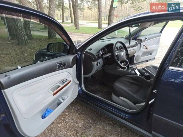 Синий Фольксваген Пассат, объемом двигателя 1.8 л и пробегом 242 тыс. км за 4500 $, фото 12 на Automoto.ua