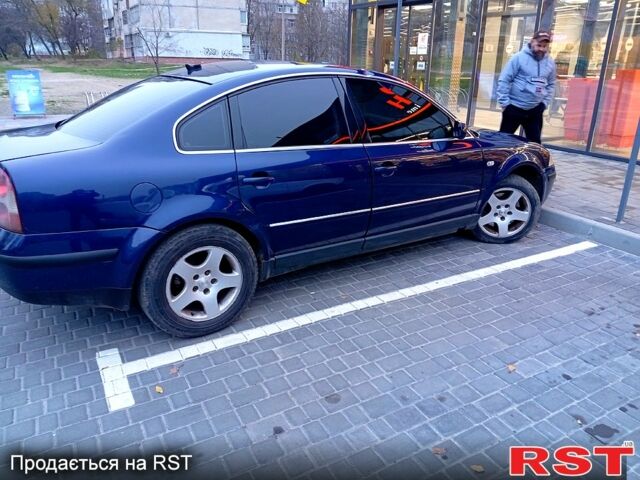 Синій Фольксваген Пассат, об'ємом двигуна 2.5 л та пробігом 380 тис. км за 3800 $, фото 1 на Automoto.ua