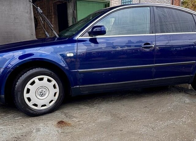 Синий Фольксваген Пассат, объемом двигателя 2 л и пробегом 266 тыс. км за 4410 $, фото 4 на Automoto.ua
