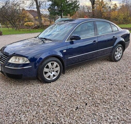 Синий Фольксваген Пассат, объемом двигателя 2.8 л и пробегом 322 тыс. км за 2050 $, фото 1 на Automoto.ua