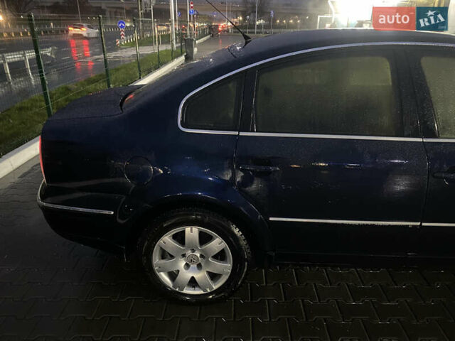 Синий Фольксваген Пассат, объемом двигателя 1.8 л и пробегом 386 тыс. км за 4750 $, фото 15 на Automoto.ua