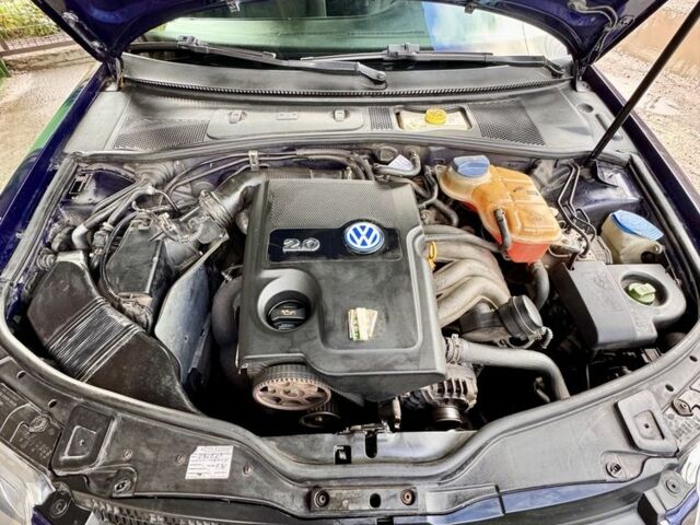 Синий Фольксваген Пассат, объемом двигателя 2 л и пробегом 266 тыс. км за 4410 $, фото 5 на Automoto.ua