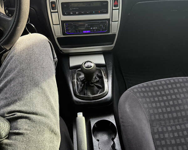 Синий Фольксваген Пассат, объемом двигателя 1.78 л и пробегом 243 тыс. км за 4200 $, фото 1 на Automoto.ua