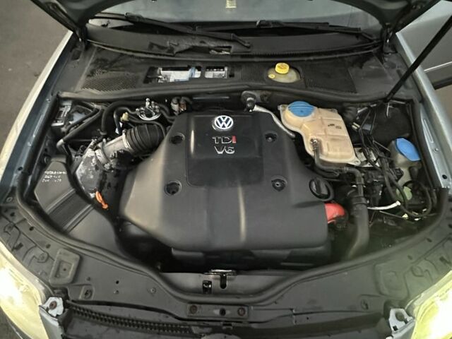 Синий Фольксваген Пассат, объемом двигателя 2.5 л и пробегом 300 тыс. км за 3450 $, фото 8 на Automoto.ua