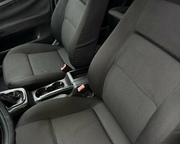 Синий Фольксваген Пассат, объемом двигателя 1.6 л и пробегом 309 тыс. км за 3850 $, фото 17 на Automoto.ua