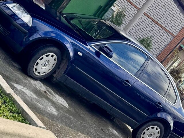 Синий Фольксваген Пассат, объемом двигателя 2 л и пробегом 266 тыс. км за 4410 $, фото 1 на Automoto.ua