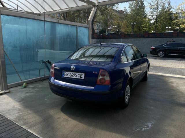 Синий Фольксваген Пассат, объемом двигателя 1.9 л и пробегом 450 тыс. км за 2500 $, фото 3 на Automoto.ua