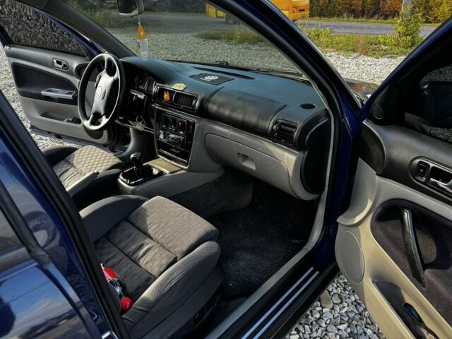 Синий Фольксваген Пассат, объемом двигателя 1.9 л и пробегом 320 тыс. км за 3450 $, фото 10 на Automoto.ua