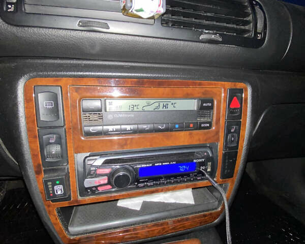 Синий Фольксваген Пассат, объемом двигателя 1.8 л и пробегом 386 тыс. км за 4750 $, фото 22 на Automoto.ua