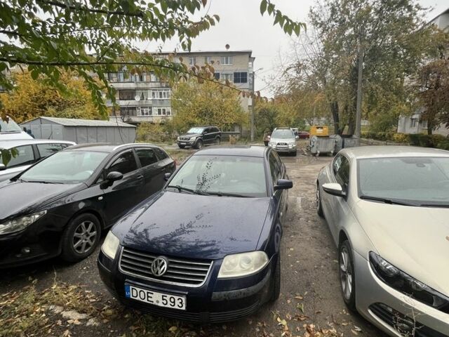 Синій Фольксваген Пассат, об'ємом двигуна 1.9 л та пробігом 300 тис. км за 2855 $, фото 2 на Automoto.ua