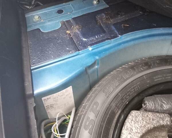 Синий Фольксваген Пассат, объемом двигателя 1.6 л и пробегом 199 тыс. км за 4300 $, фото 17 на Automoto.ua