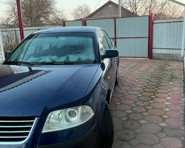 Синий Фольксваген Пассат, объемом двигателя 1.6 л и пробегом 309 тыс. км за 4100 $, фото 1 на Automoto.ua