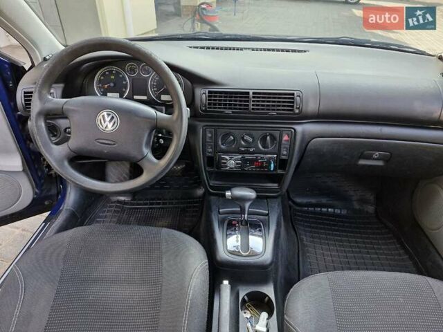 Синий Фольксваген Пассат, объемом двигателя 2 л и пробегом 291 тыс. км за 4199 $, фото 10 на Automoto.ua