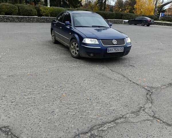 Синий Фольксваген Пассат, объемом двигателя 2.5 л и пробегом 300 тыс. км за 3799 $, фото 3 на Automoto.ua