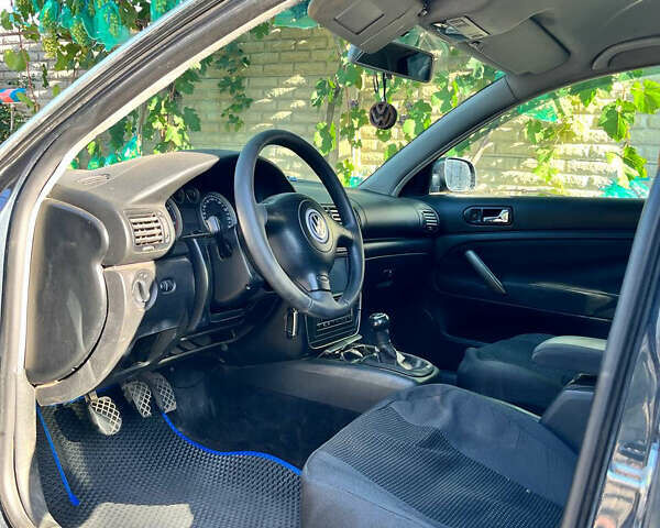 Синий Фольксваген Пассат, объемом двигателя 1.9 л и пробегом 500 тыс. км за 4500 $, фото 9 на Automoto.ua