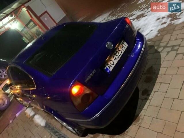 Синий Фольксваген Пассат, объемом двигателя 1.8 л и пробегом 330 тыс. км за 3200 $, фото 3 на Automoto.ua