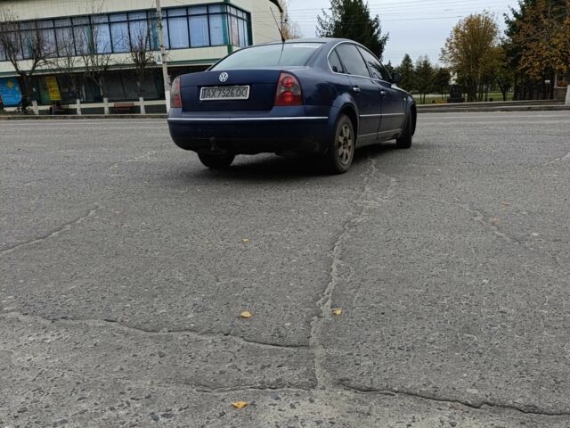 Синий Фольксваген Пассат, объемом двигателя 2.5 л и пробегом 300 тыс. км за 3699 $, фото 2 на Automoto.ua